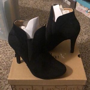 Black Heeled Booties Size 6